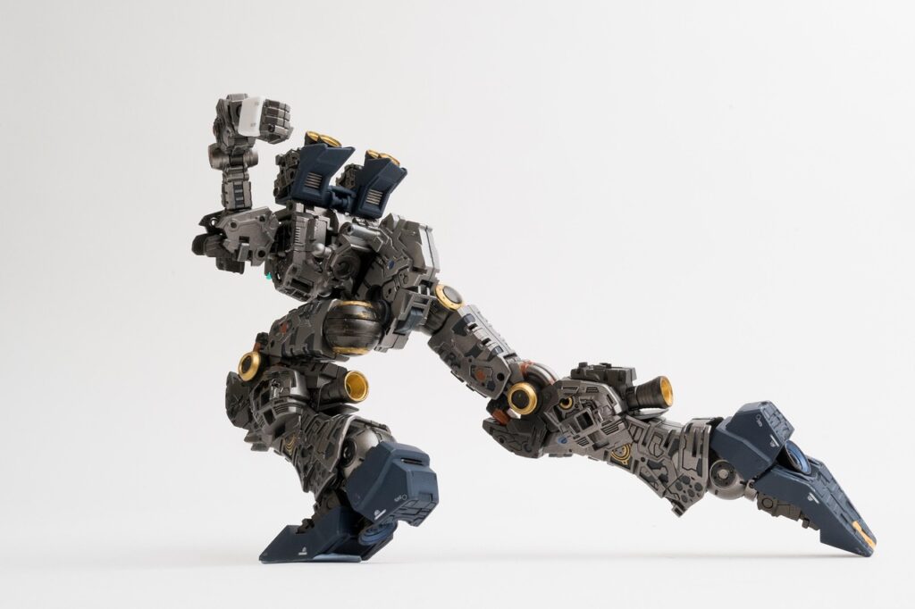 接触冷感インナーを使った夏のビジネススタイルは？