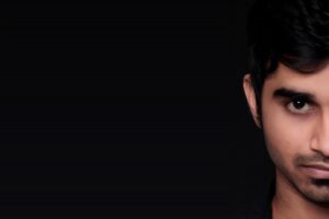 長袖インナーを使ったスーツの重ね着スタイルはどう楽しむべき？