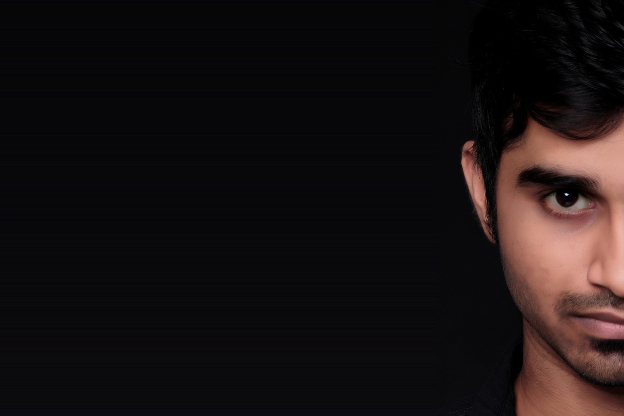 長袖インナーを使ったスーツの重ね着スタイルはどう楽しむべき？