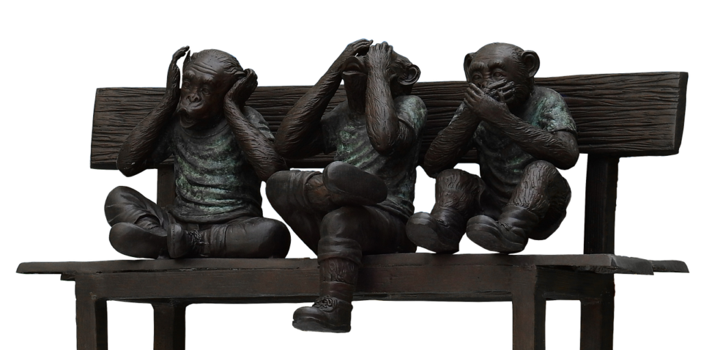 ネクタイをしても暑くないインナーの選び方は？