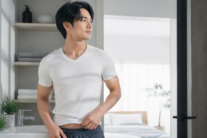 ノーネクタイに合うメンズインナーの選び方は？